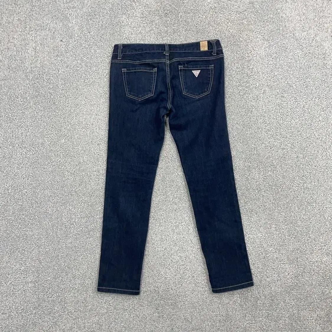 게스 여성 삼각로고 진청 캐주얼 데님팬츠 28 상품이미지2