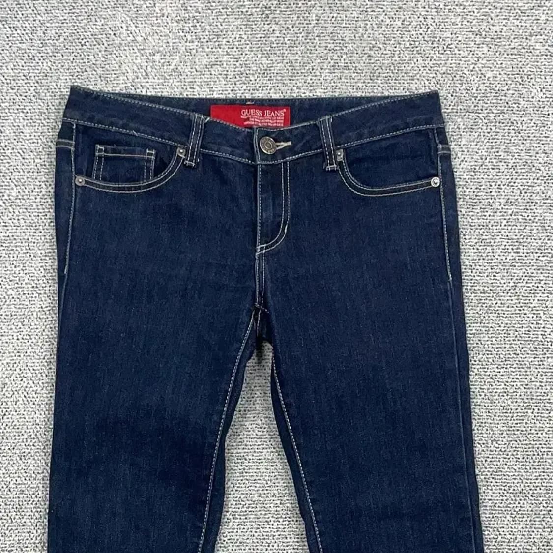 게스 여성 삼각로고 진청 캐주얼 데님팬츠 28 상품이미지3