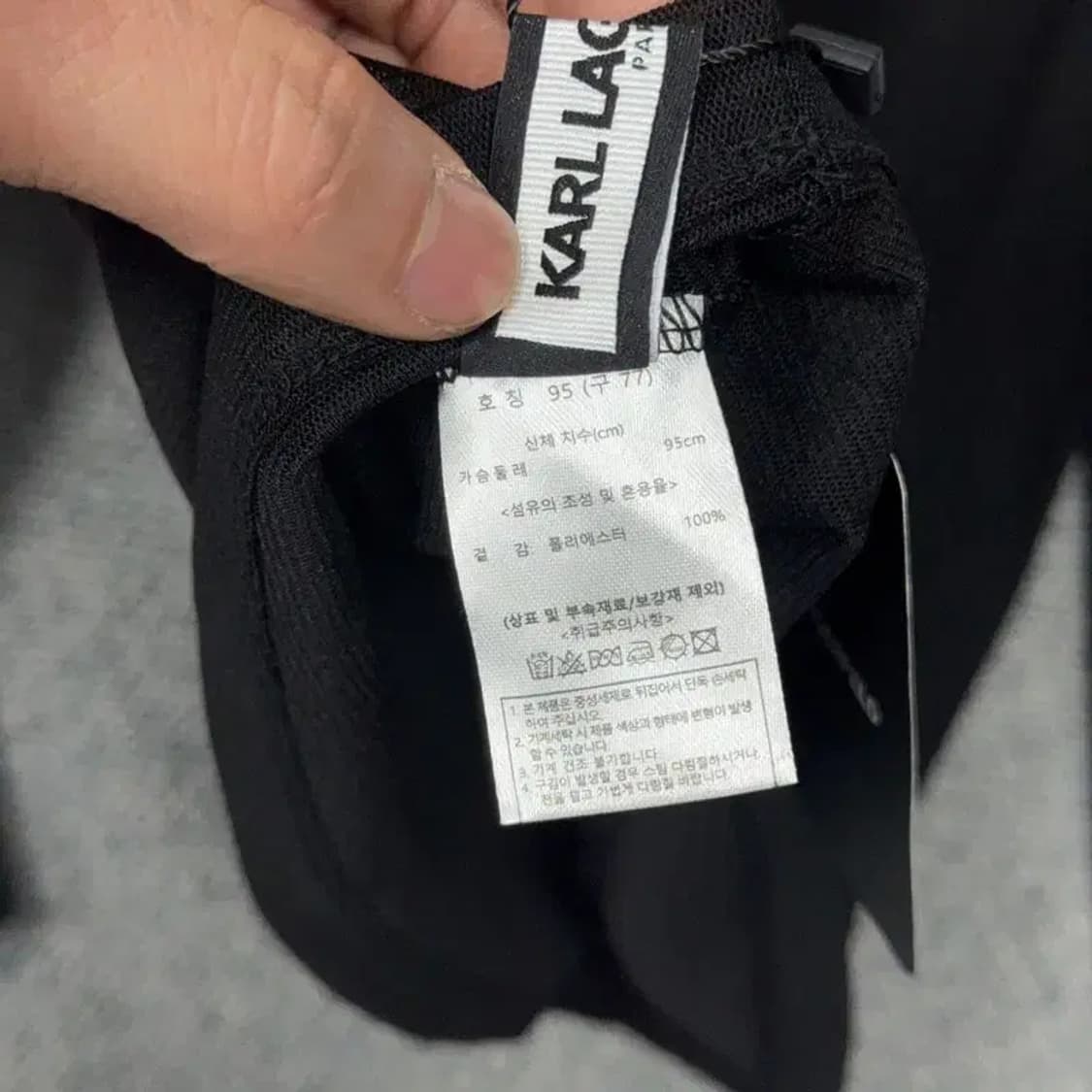 [새상품]칼라거펠트 블랙 캐주얼 폴리 긴팔티 95 상품이미지6