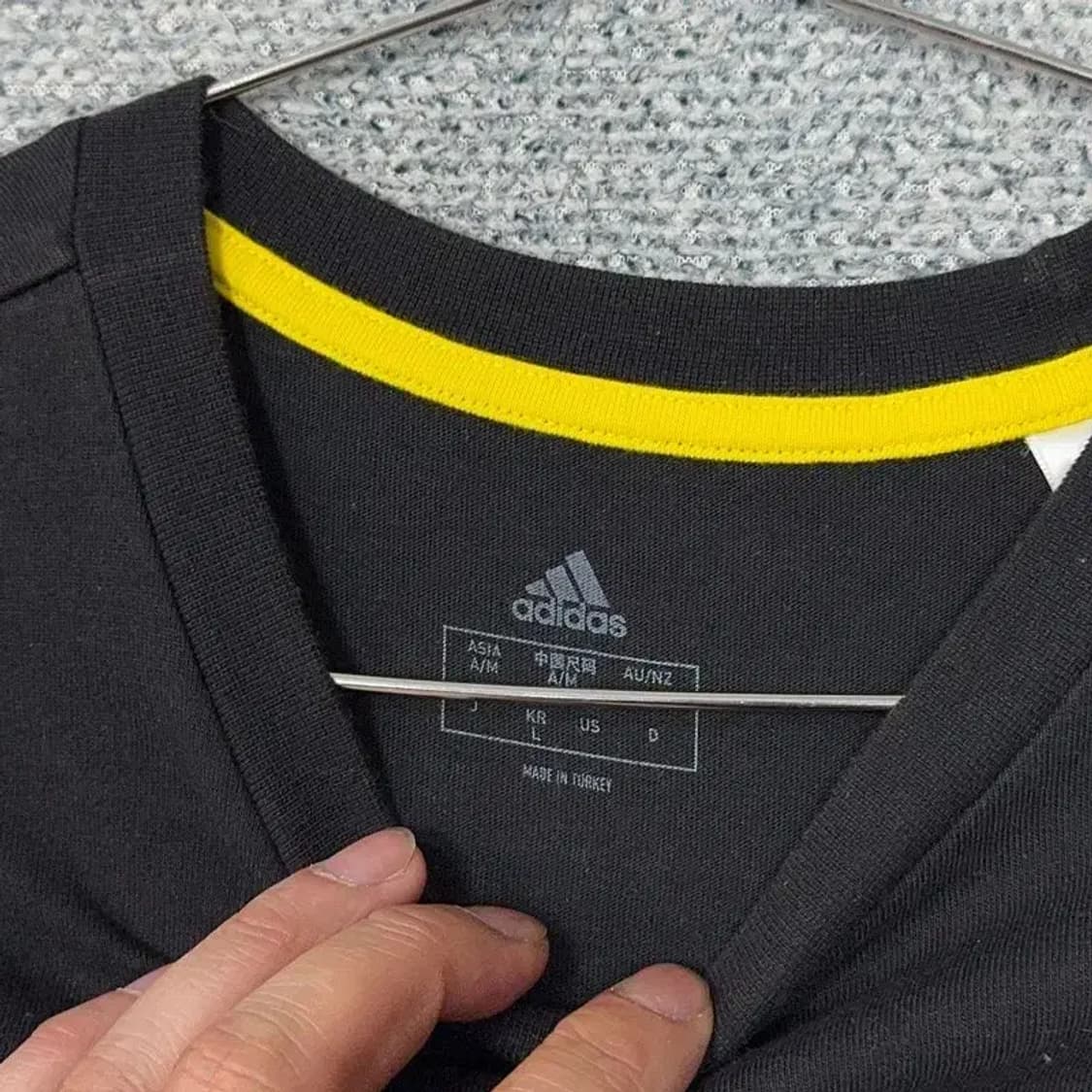 아디다스 블랙 하단 로고 반팔티 L 상품이미지5