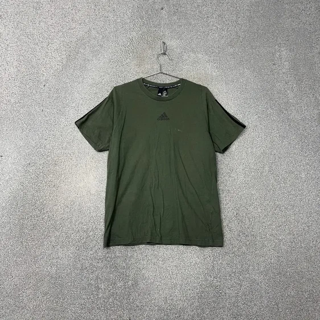 아디다스 센터 로고 남성 카키 반팔티 2XL 상품이미지1