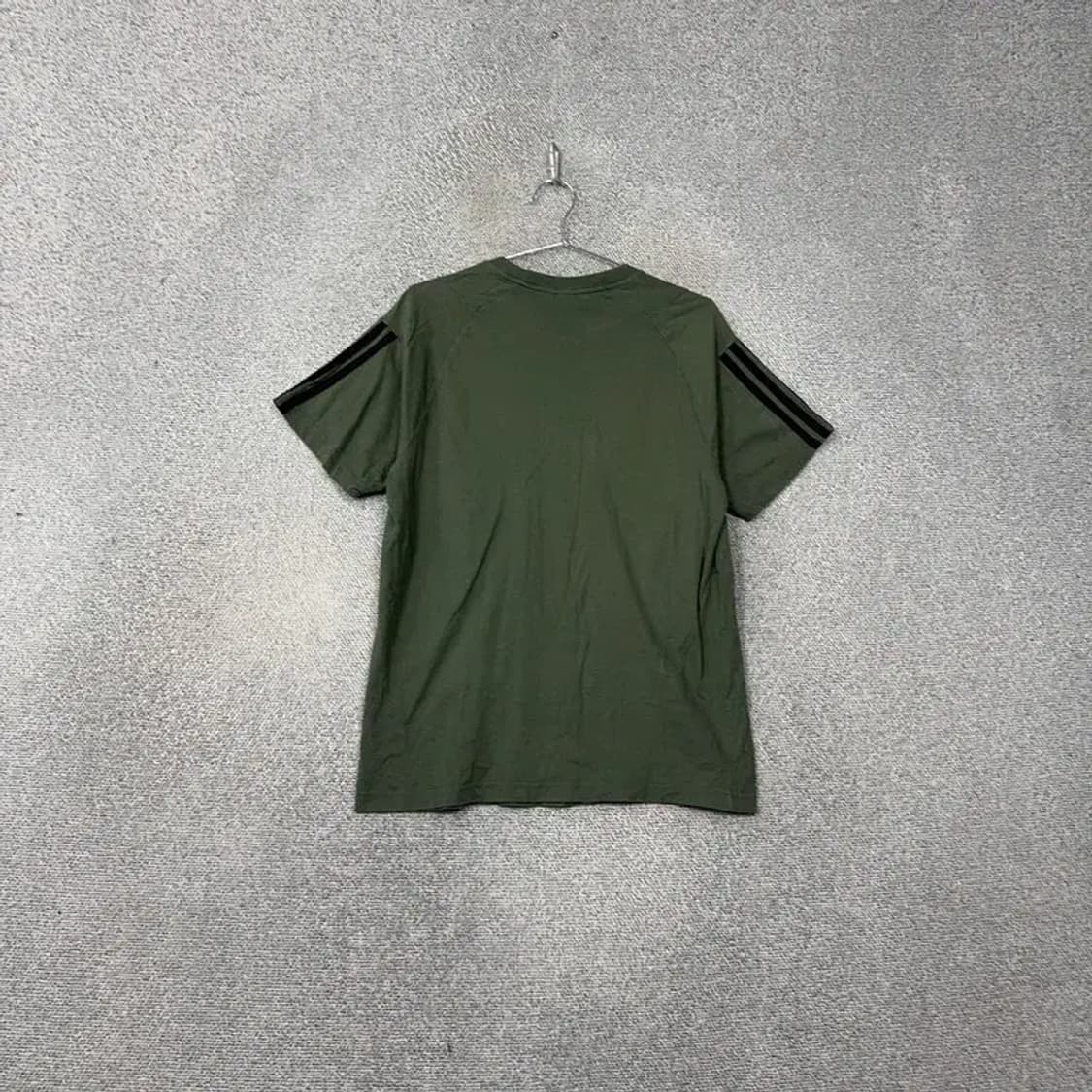 아디다스 센터 로고 남성 카키 반팔티 2XL 상품이미지2