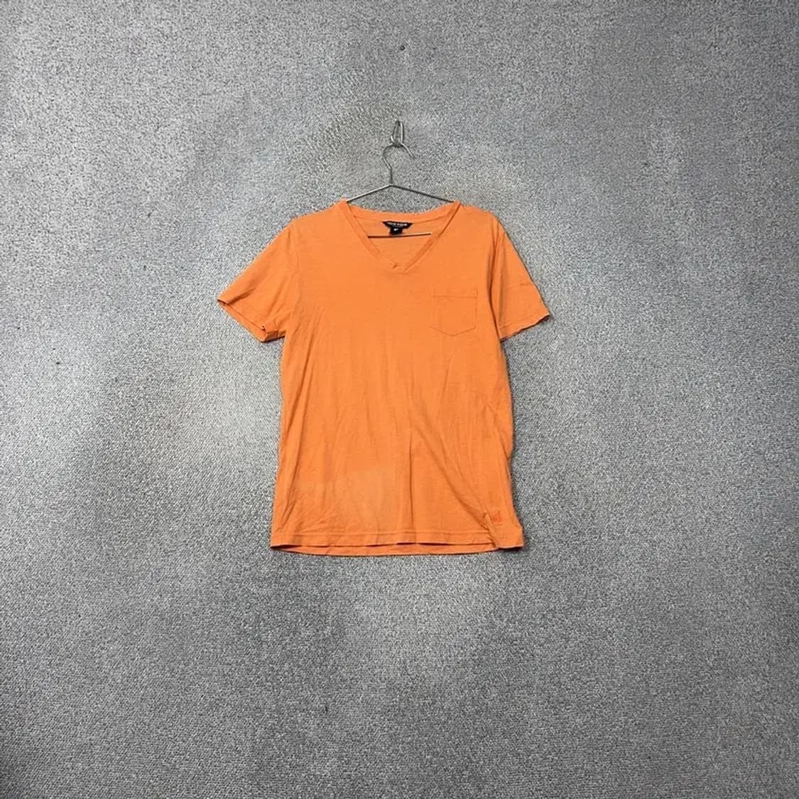 티니위니 오렌지 하단 로고 브이넥 반팔티 L 상품이미지1