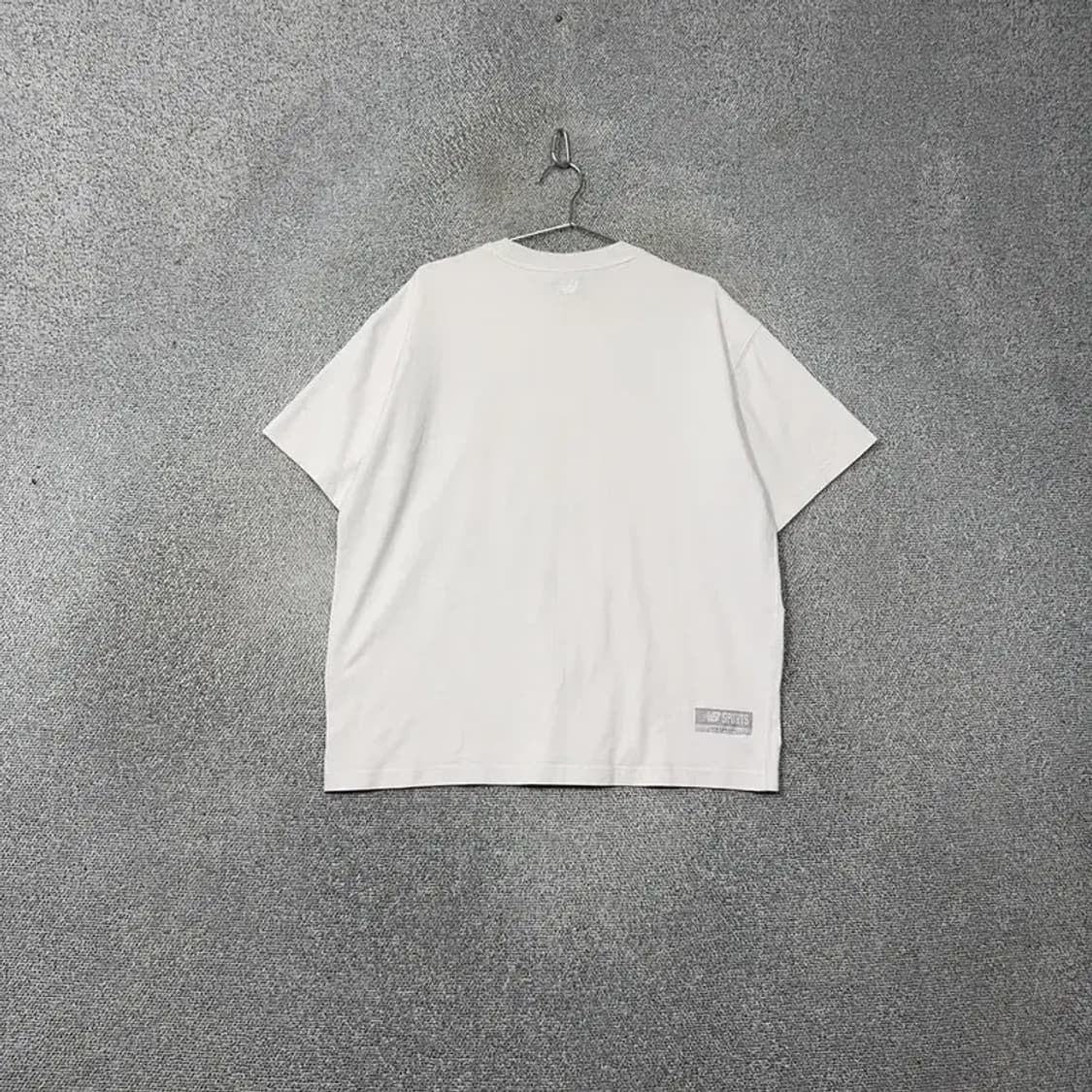 뉴발란스 프린팅 화이트 반팔 티 105(XL) 상품이미지2