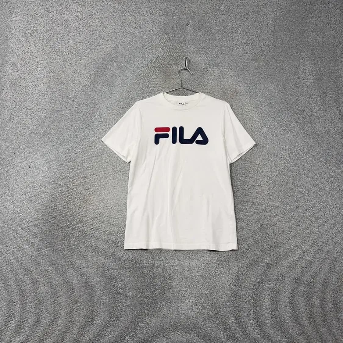 휠라 프린팅 스펠 로고 화이트 반팔 티 MEDIUM 상품이미지1