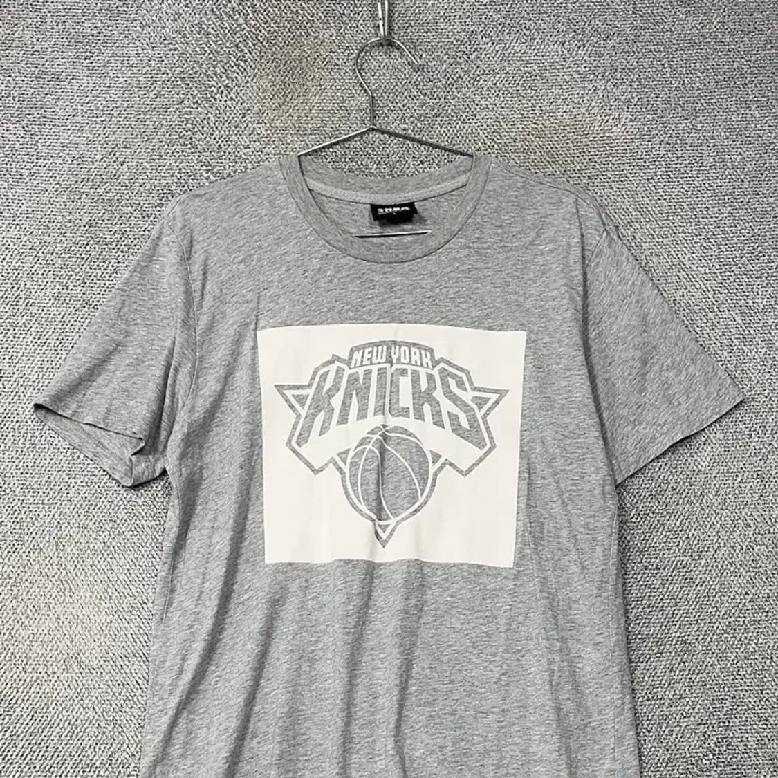 NBA 뉴욕닉스 프린팅 그레이 반팔티 L 상품이미지3