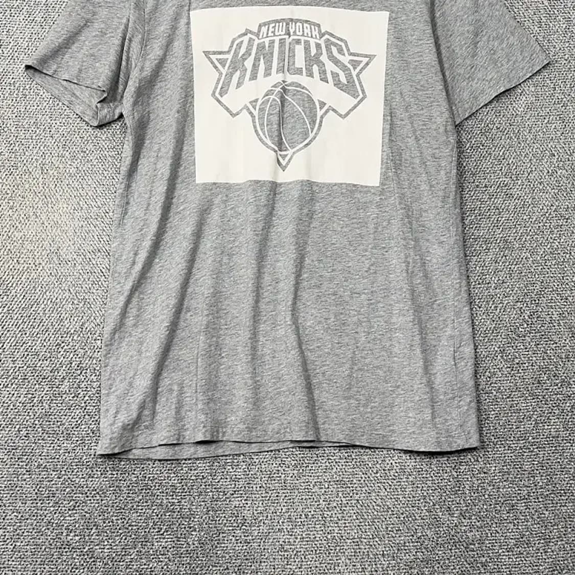 NBA 뉴욕닉스 프린팅 그레이 반팔티 L 상품이미지4