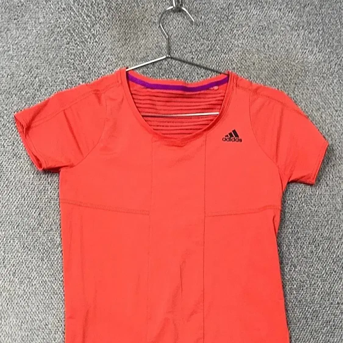 아디다스 코랄 로고 운동 기능성 반팔티 85 상품이미지3