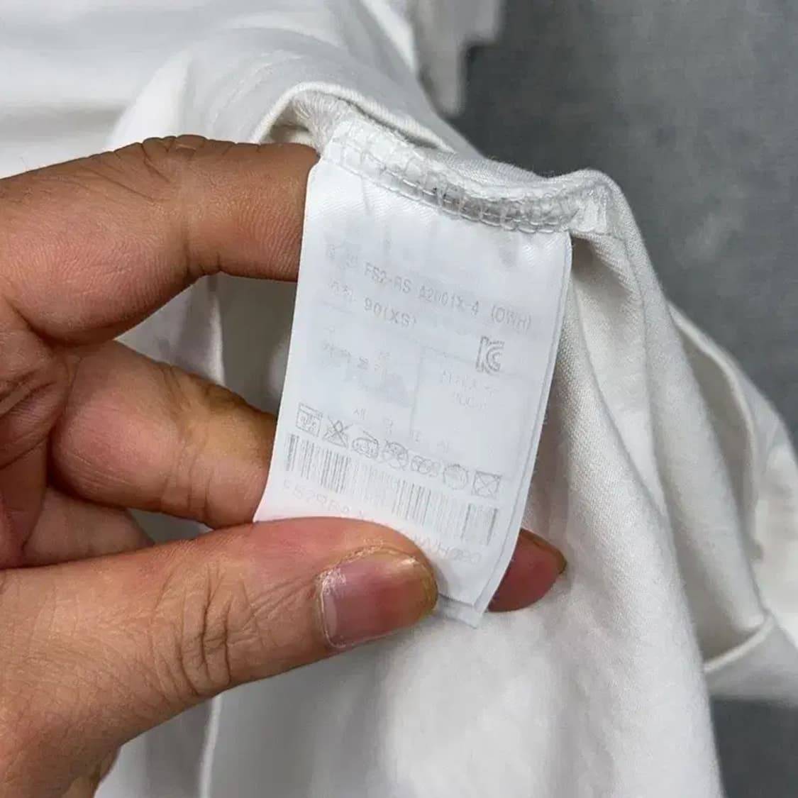 휠라 프린팅 로고 화이트 반팔 티 90(XS) 상품이미지4