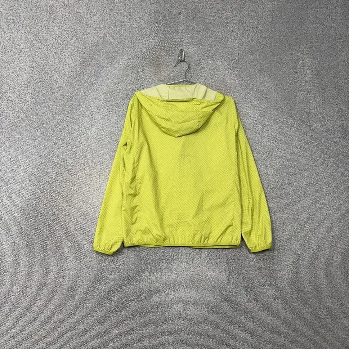 유니클로 형광 기능성 바람막이 M 상품이미지2