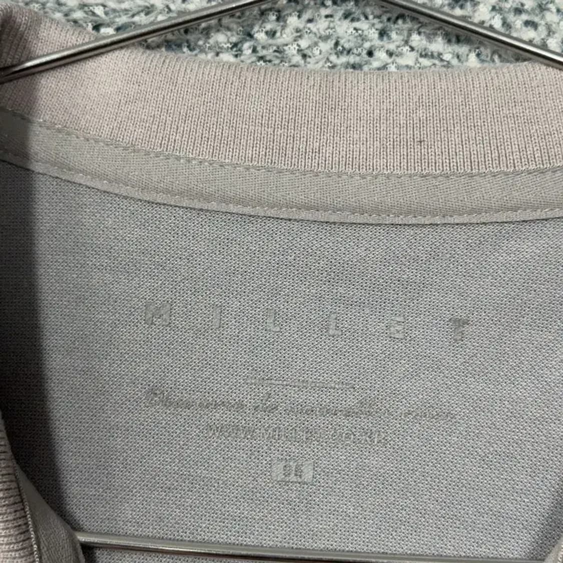 밀레 라이트 그레이 로고 기능성 반팔 카라티 95 상품이미지3