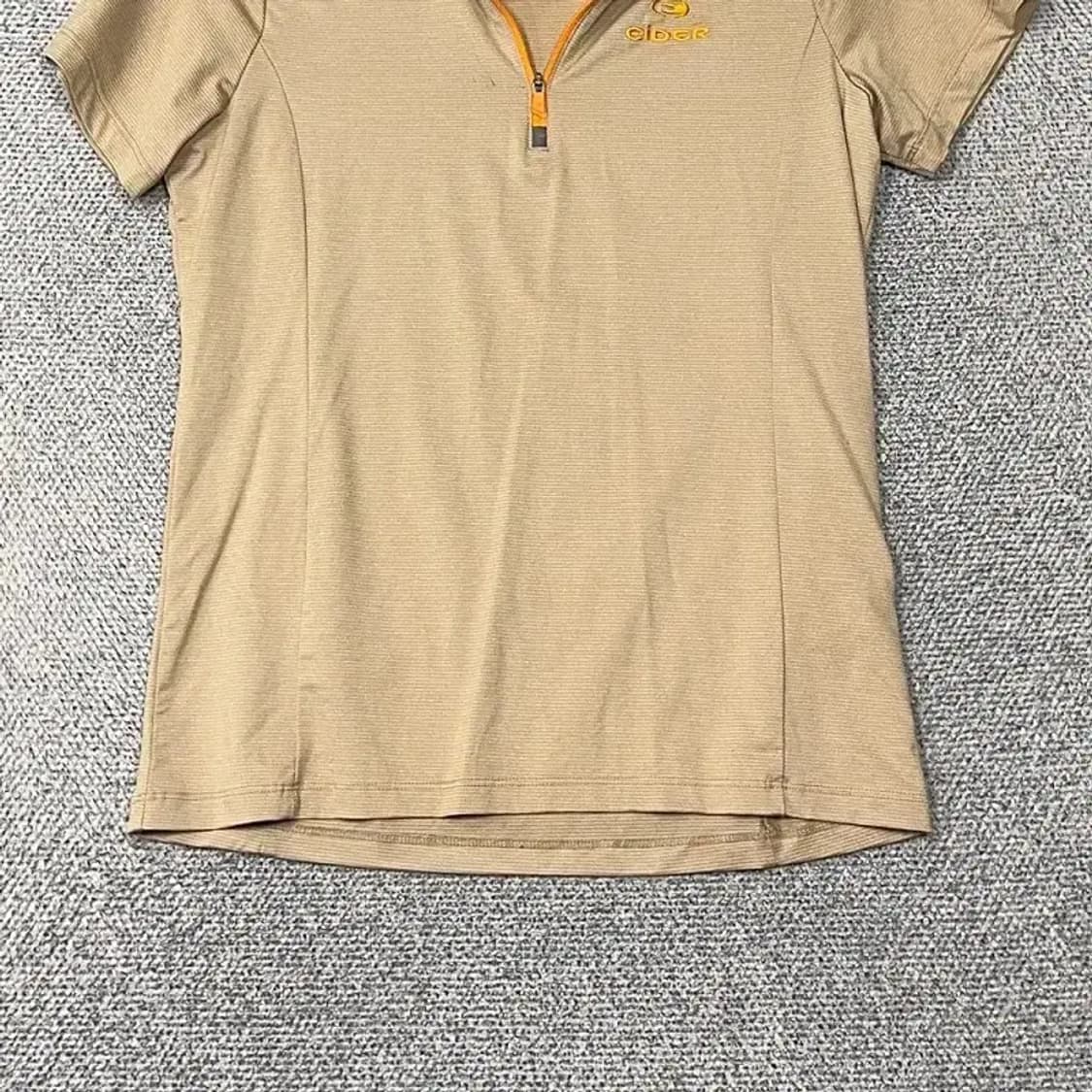 아이더 베이지 여성 등산 기능성 반집업 반팔티 S 상품이미지4