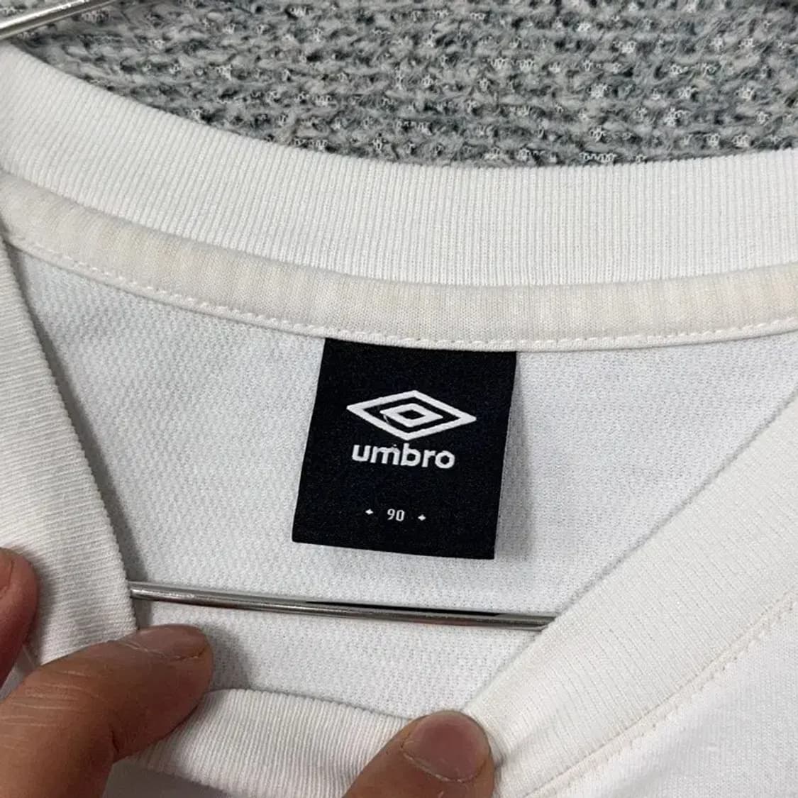 엄브로 화이트 프린팅 박스핏 반팔티 90 상품이미지3