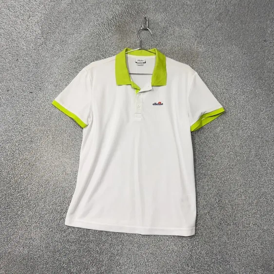 엘레쎄 로고 기능성 화이트 카라티 L 상품이미지1