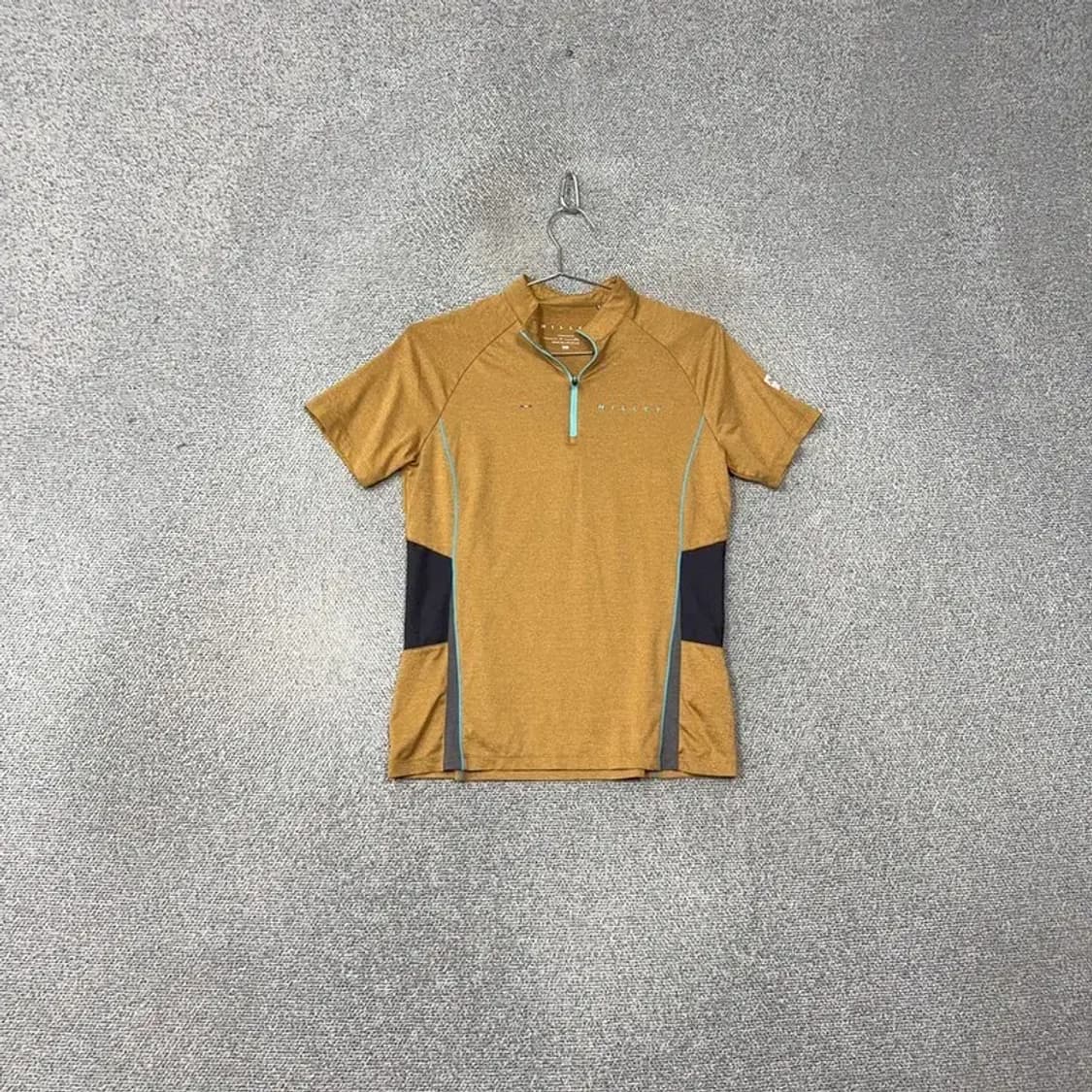 밀레 카멜 로고 등산 기능성 반집업반팔 티 95 상품이미지1