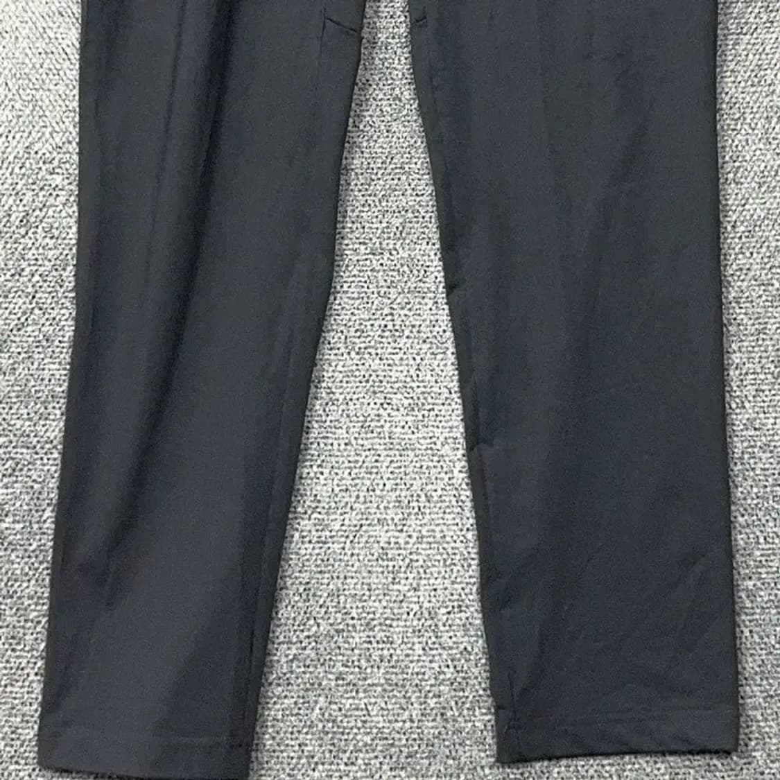 디스커버리 그레이 트레이닝 팬츠 75 상품이미지4