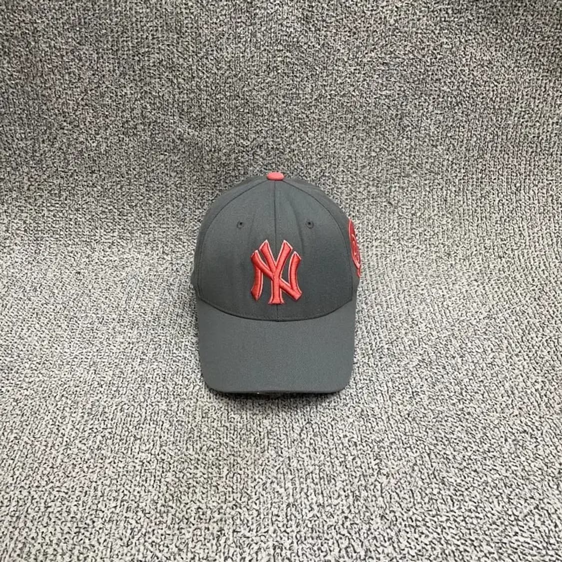 MLB 뉴욕양키즈 그레이 볼캡 XS-S 상품이미지1