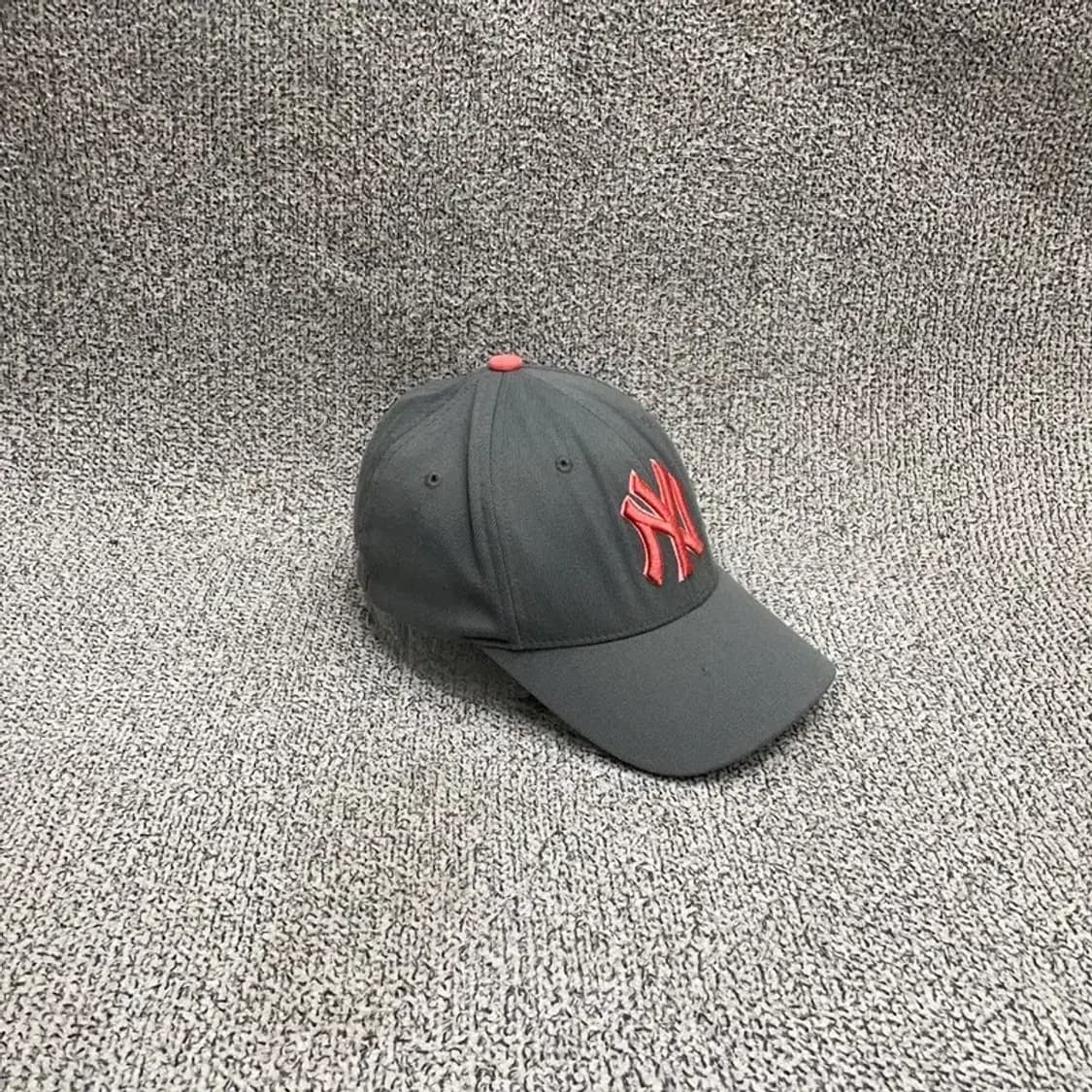 MLB 뉴욕양키즈 그레이 볼캡 XS-S 상품이미지4