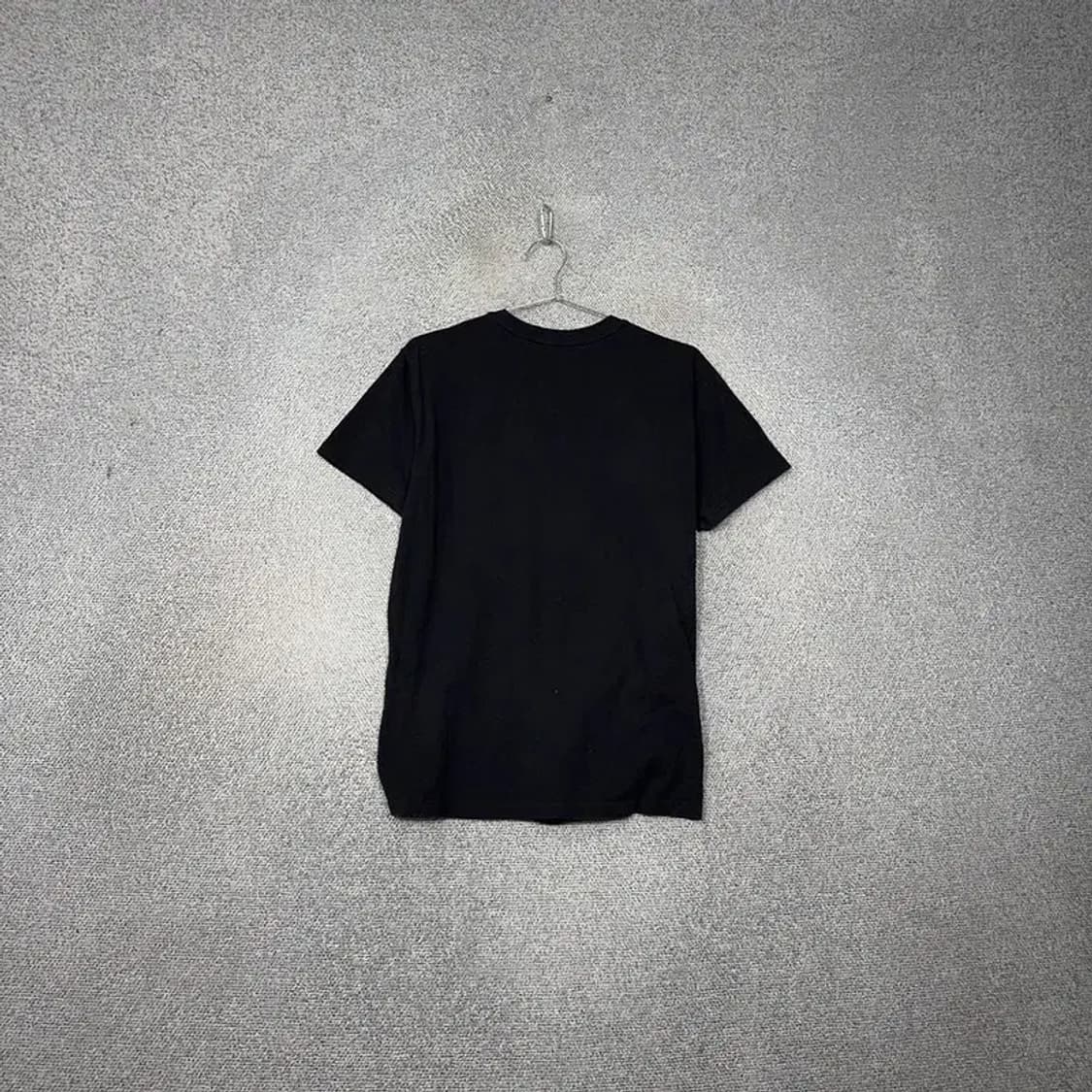 게스 삼각 프린팅 블랙 반팔 티 L 상품이미지2