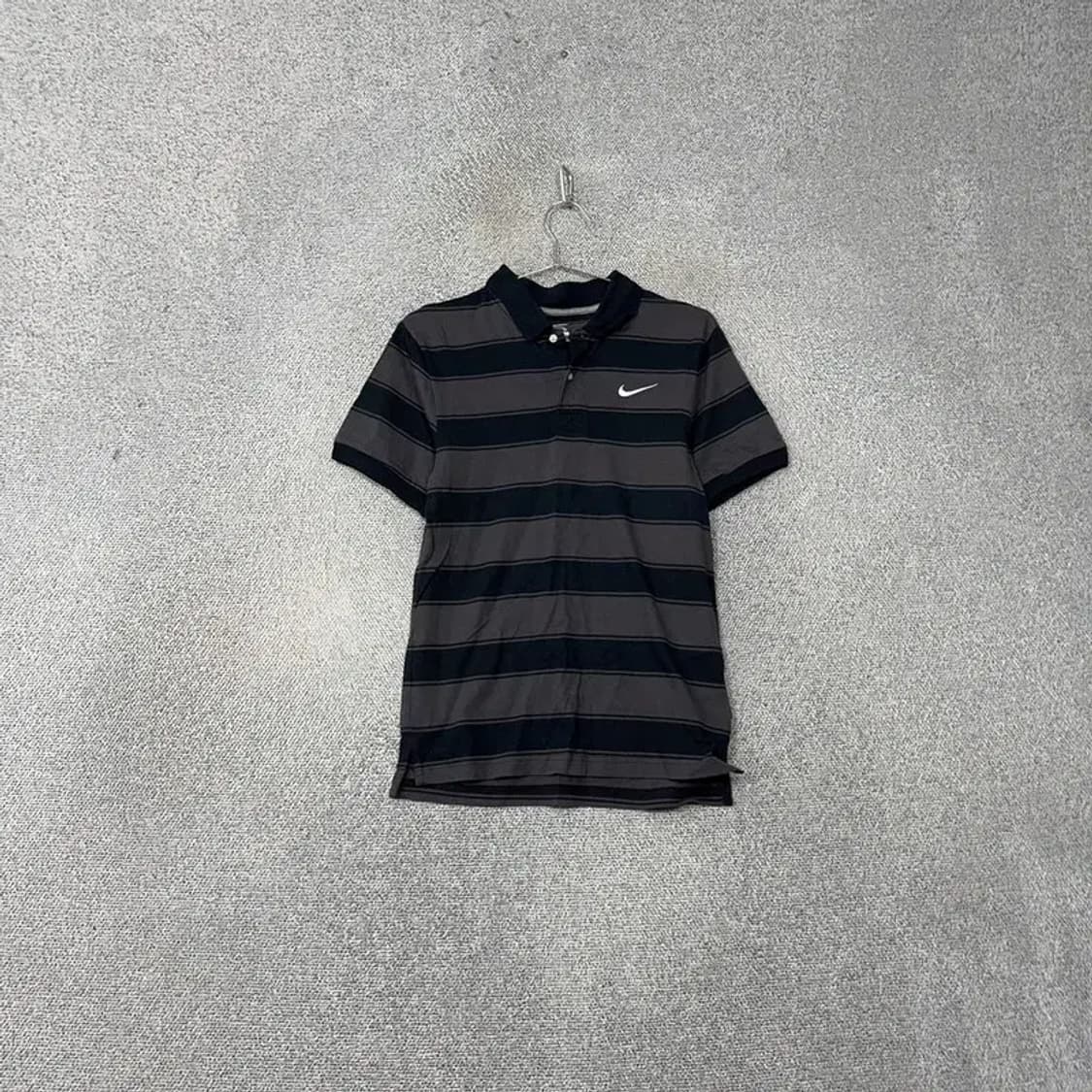 나이키 스트라이프 그레이 로고 반팔 카라티 S 상품이미지1