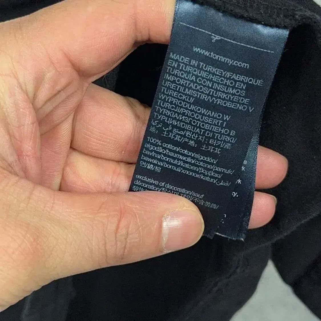 타미 진스 프린팅 블랙 반팔 티 L 상품이미지4