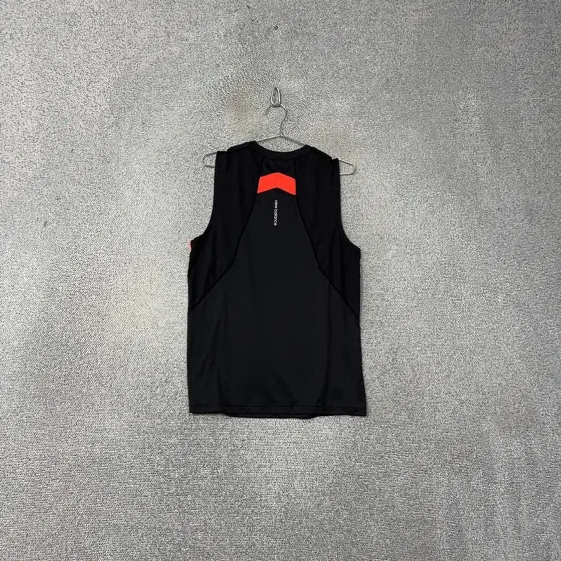 뉴발란스 블랙 로고 기능성 민소매 나시 S 상품이미지2