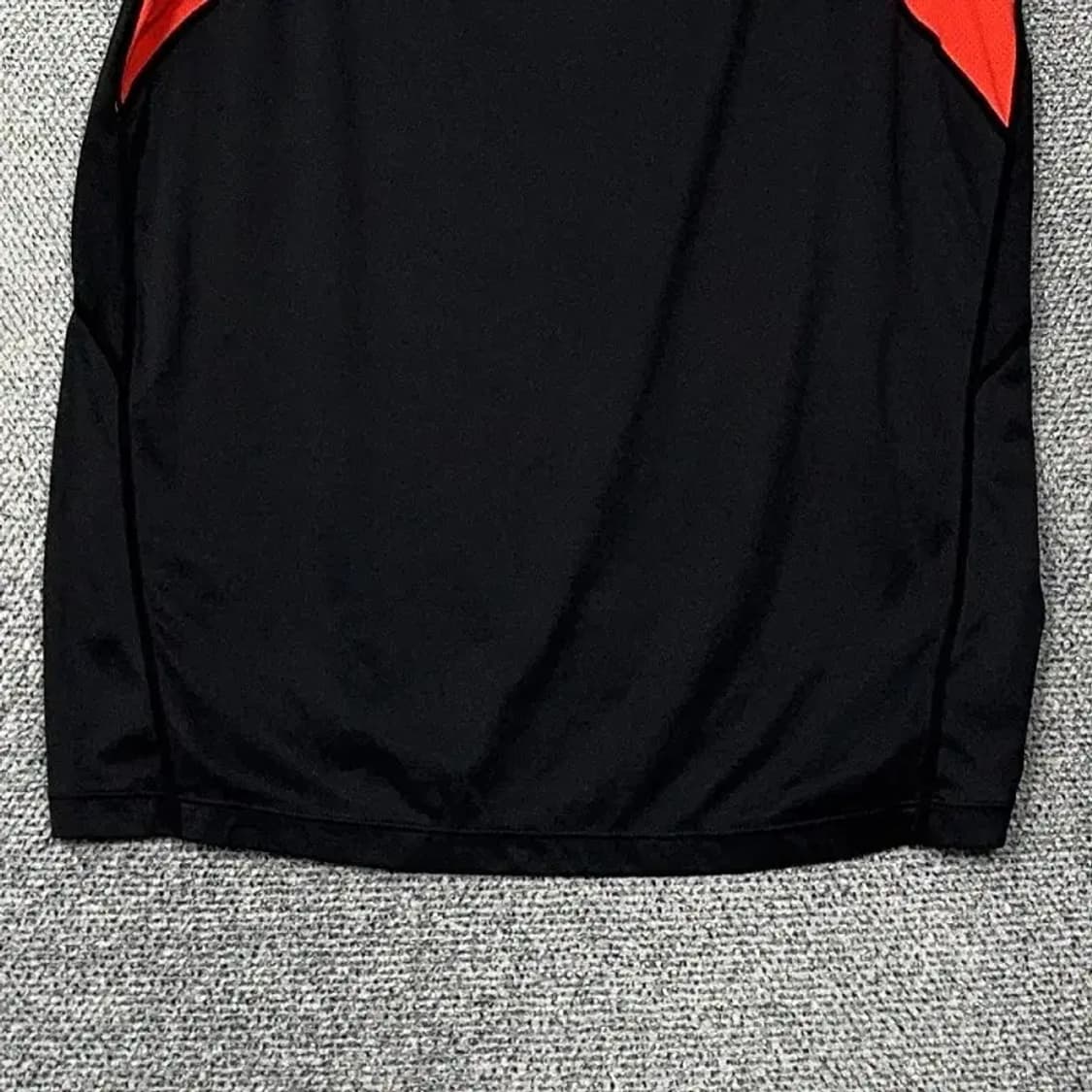 뉴발란스 블랙 로고 기능성 민소매 나시 S 상품이미지4