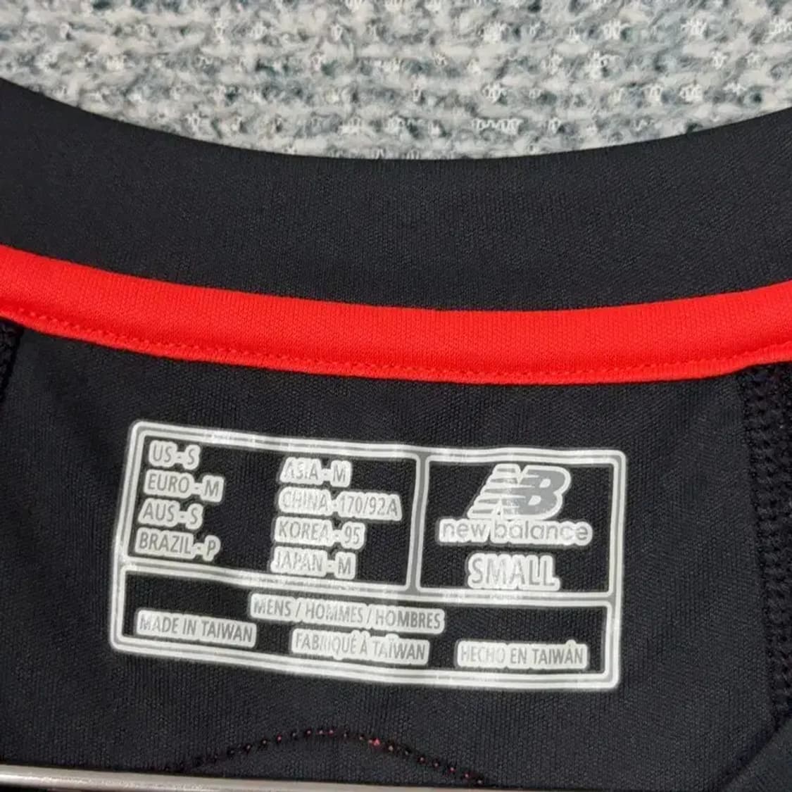 뉴발란스 블랙 로고 기능성 민소매 나시 S 상품이미지5