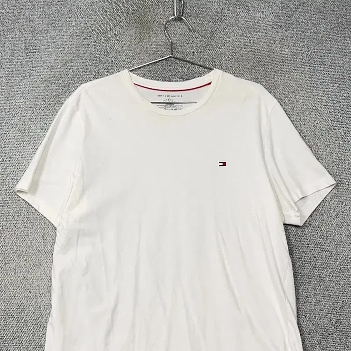 타미힐피거 화이트 로고 반팔티 100 상품이미지3