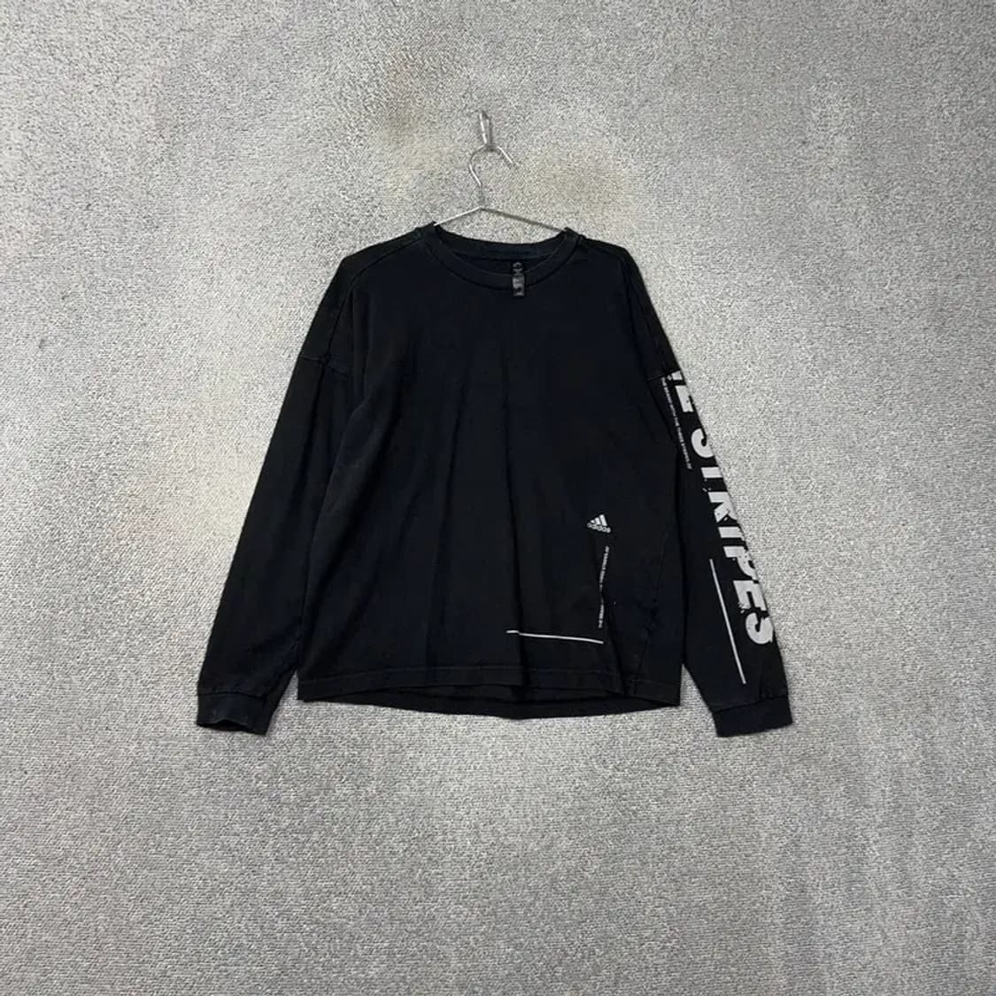 아디다스 로고 프린팅 블랙 긴팔 티 L 상품이미지1
