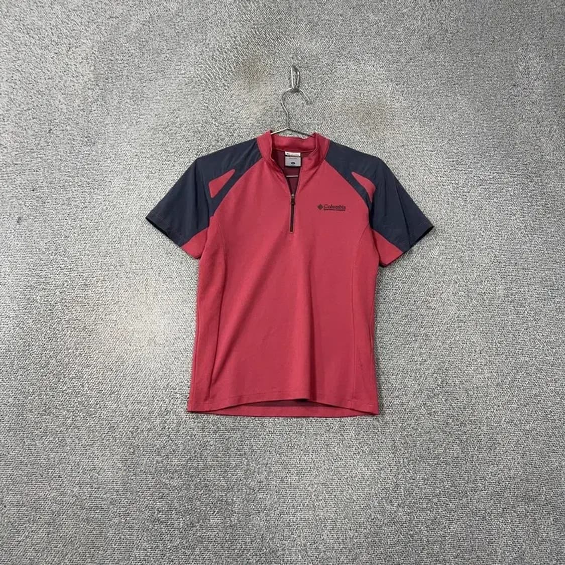 콜롬비아 로고 여성 등산 기능성 반집업 반팔티 S 상품이미지1