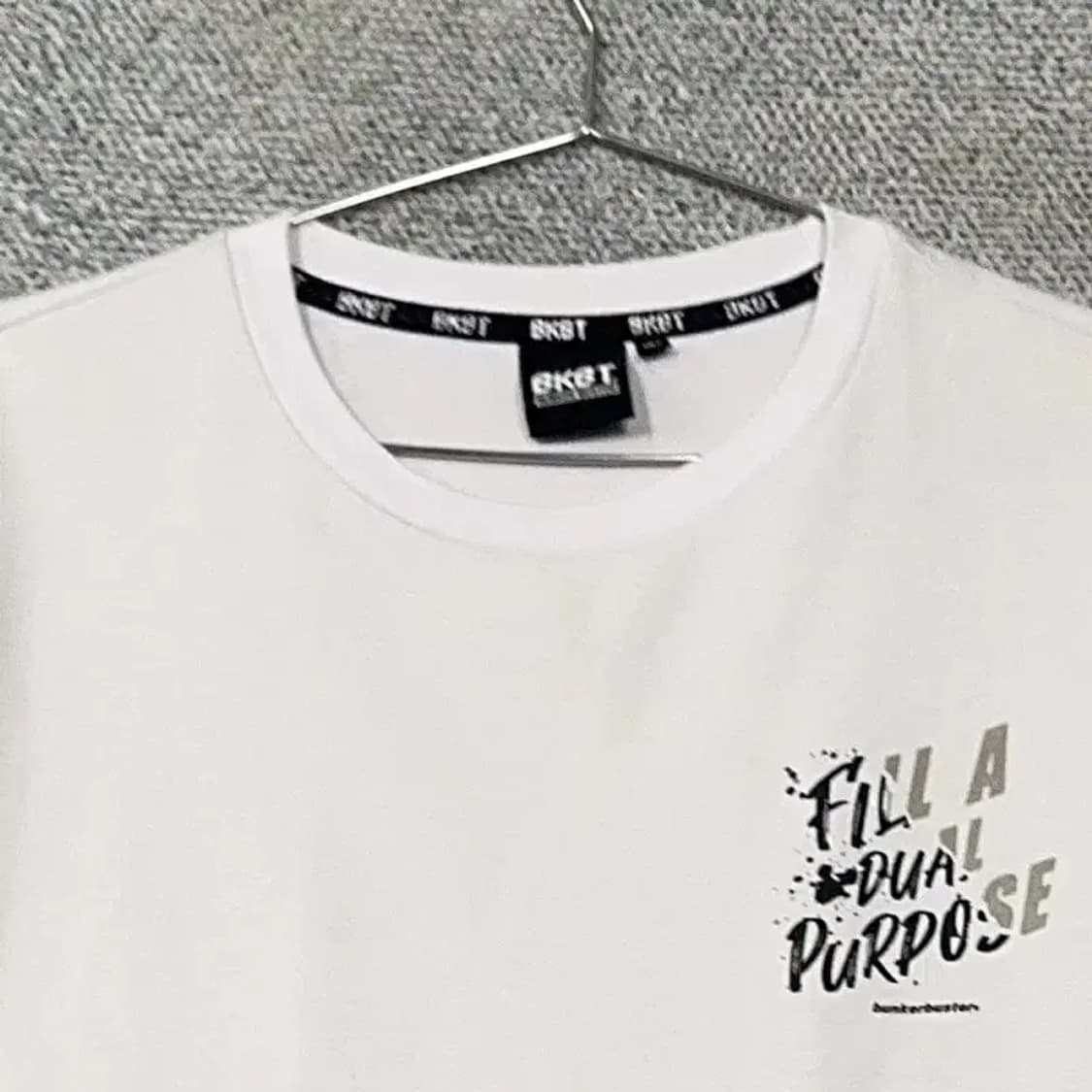 벙커버스터 프린팅 화이트 반팔 티 100 상품이미지3