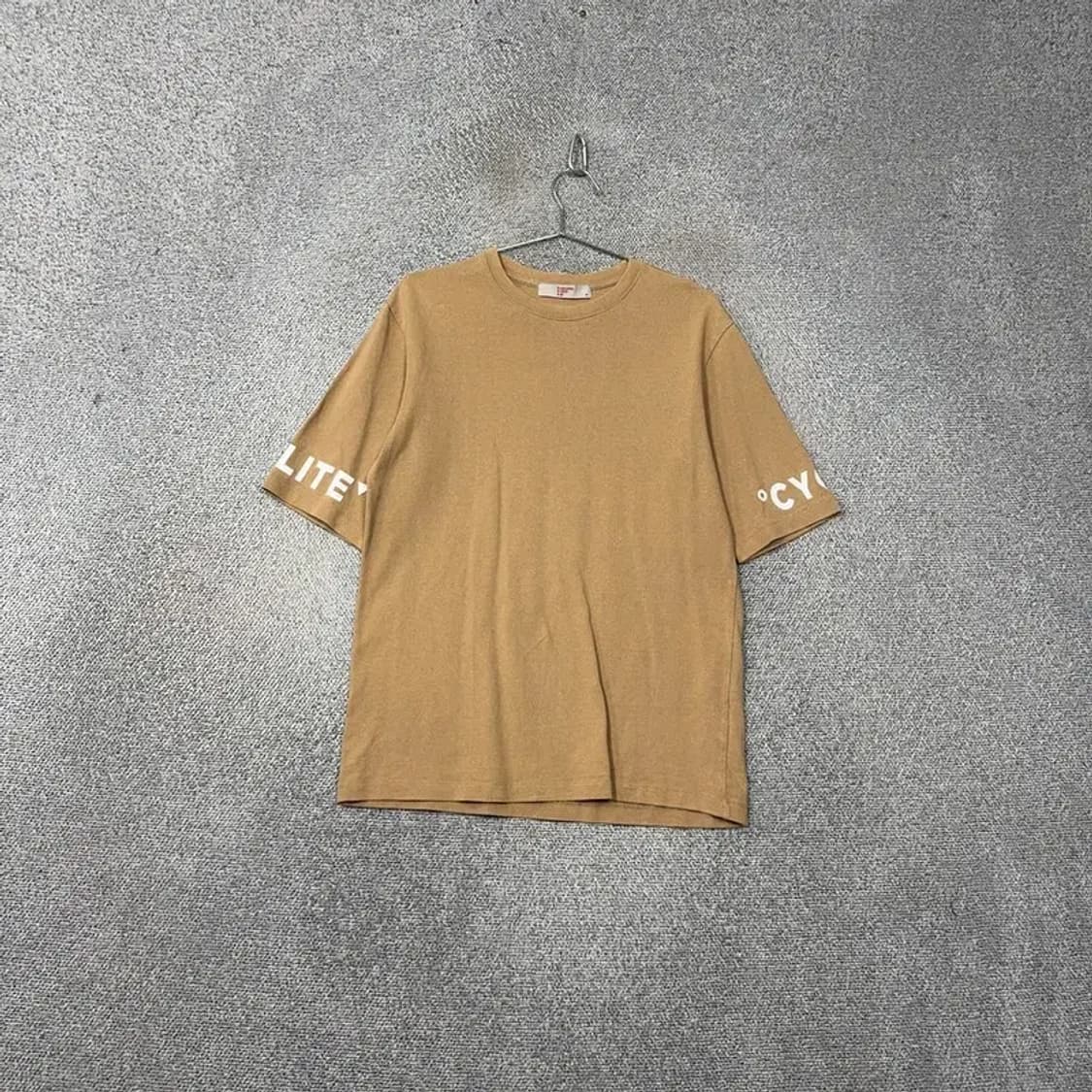 에잇세컨즈 캐주얼 베이지 반팔 티 M 상품이미지1