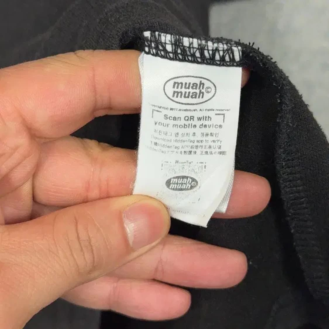 무아무아 스펠 로고 프린팅 블랙 반팔 티 F 상품이미지4