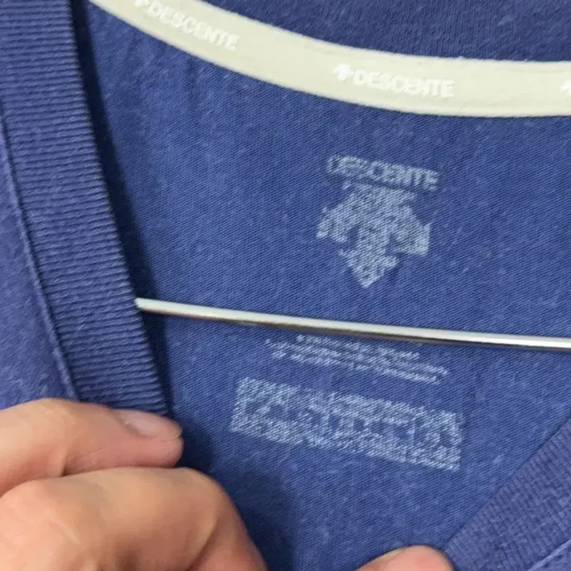 데상트 빅로고 프린팅 네이비 반팔 티 95 상품이미지5