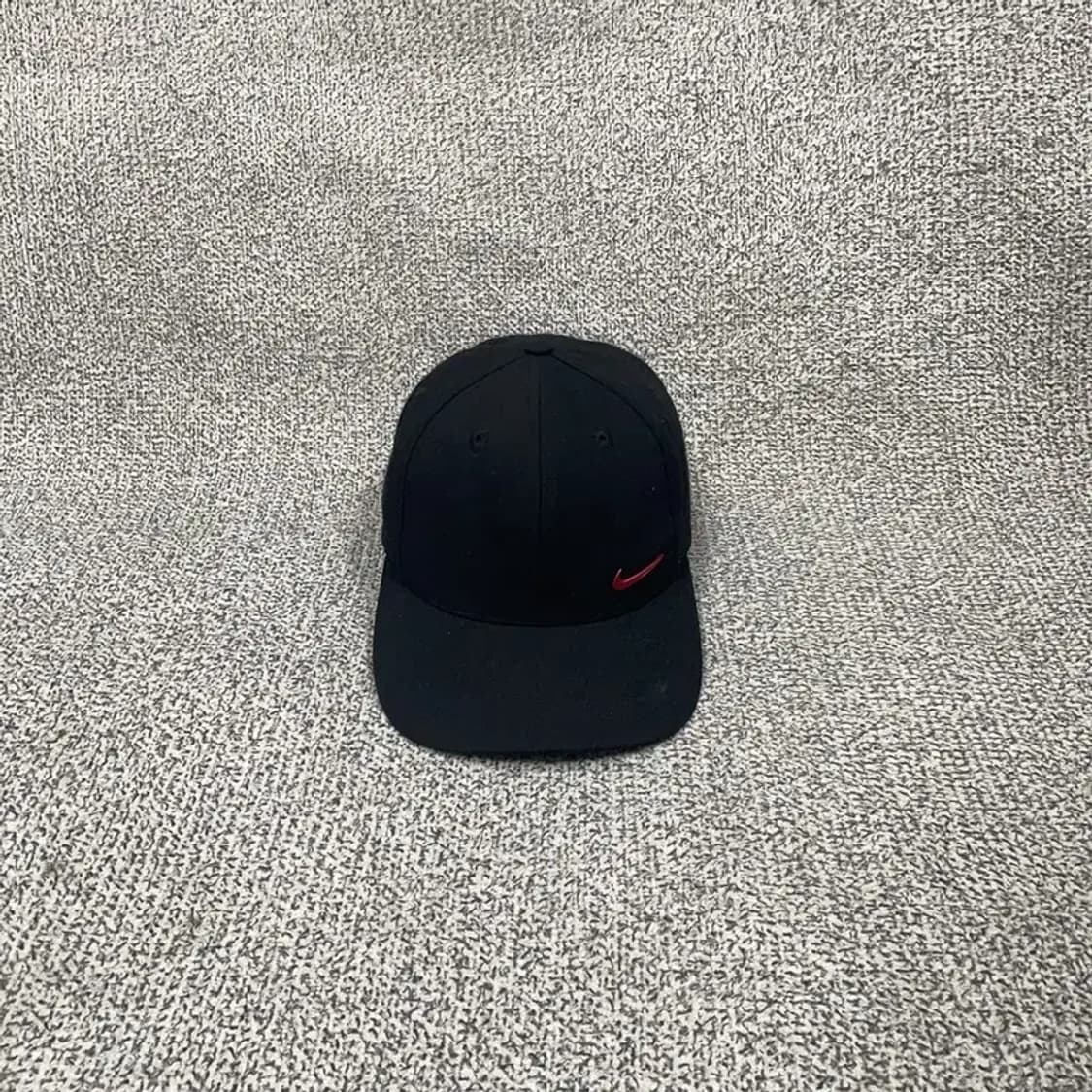 나이키 빈티지 레드 스우시 블랙 볼캡 상품이미지1