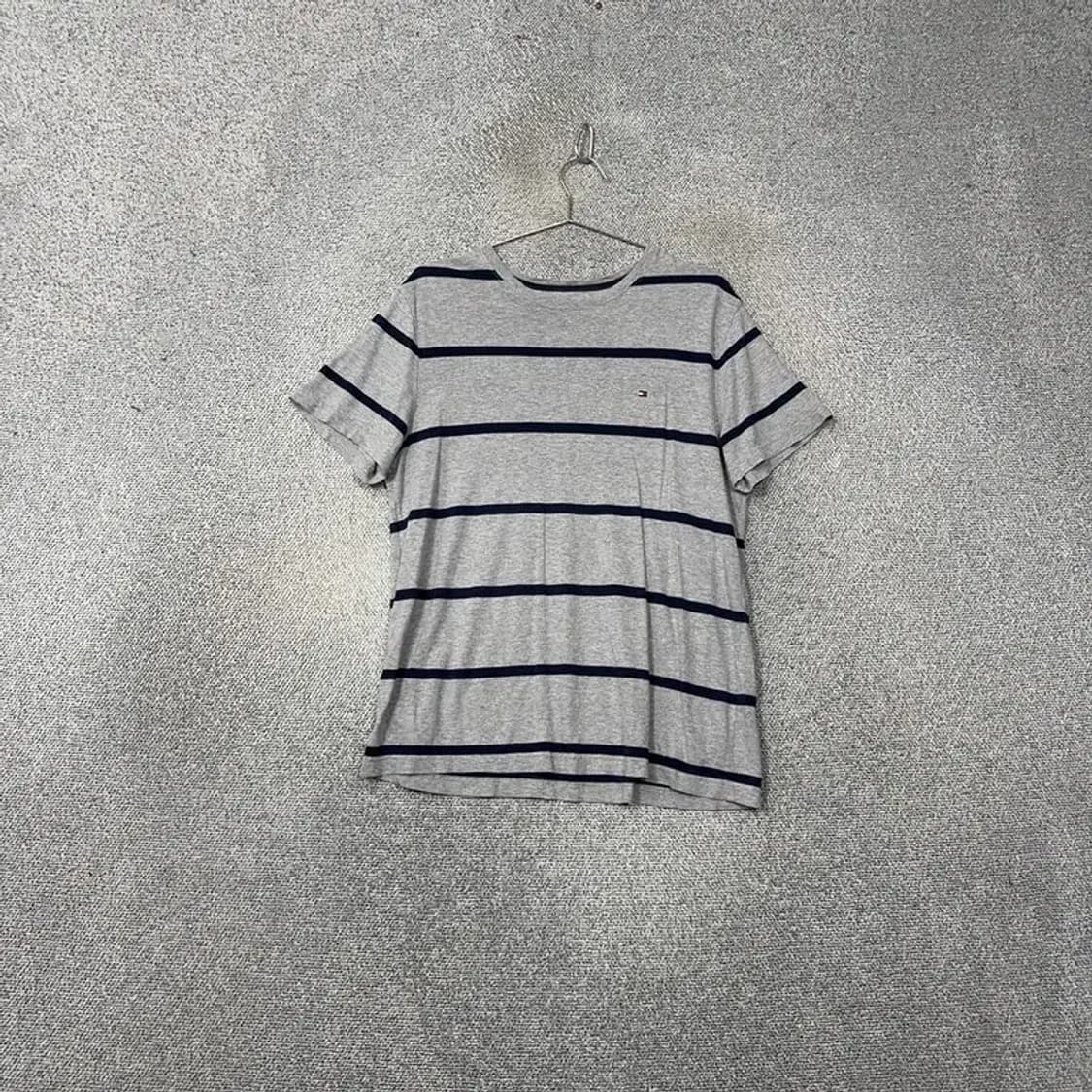 타미힐피거 스트라이프 라이트 그레이 로고 반팔 티 M 상품이미지1