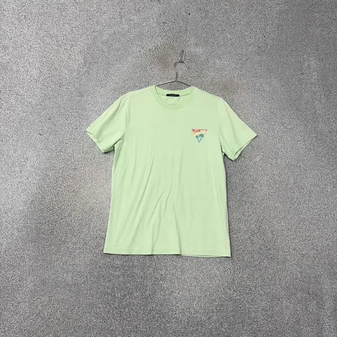 게스 라이트 그린 로고 캐주얼 반팔 티 L 상품이미지1