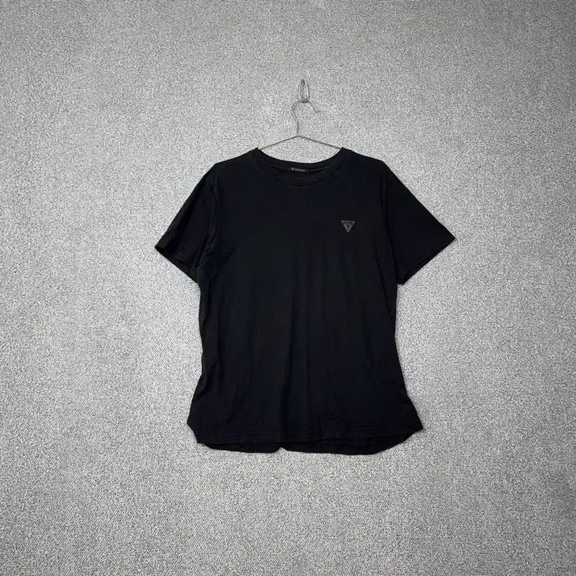 게스 블랙 로고 캐주얼 반팔 티 XL 상품이미지1