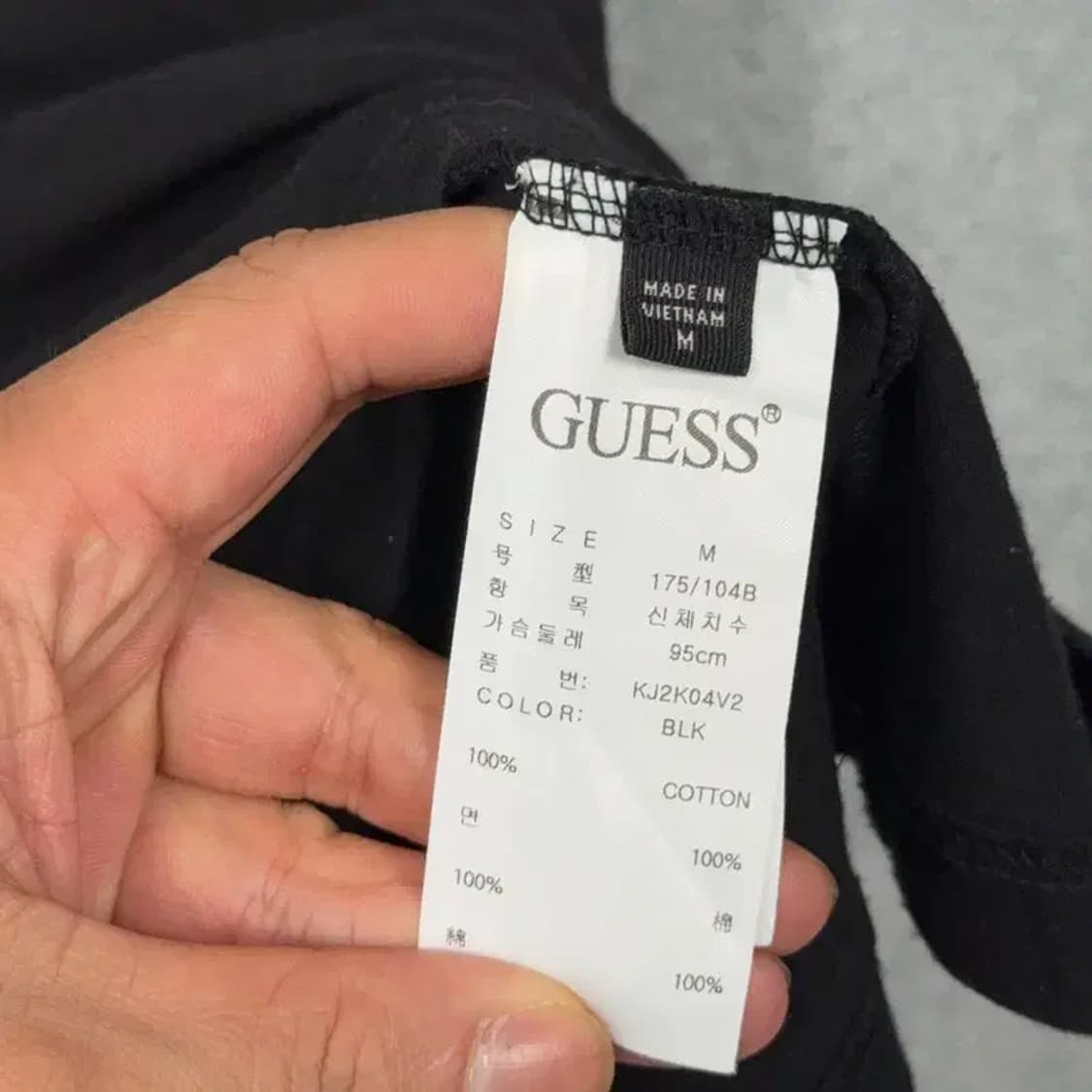 게스 프린팅 블랙 반팔 티 M 상품이미지4