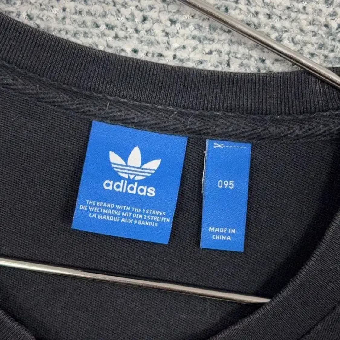 아디다스 프린팅 블랙 스펠 로고 반팔 티 95 상품이미지3