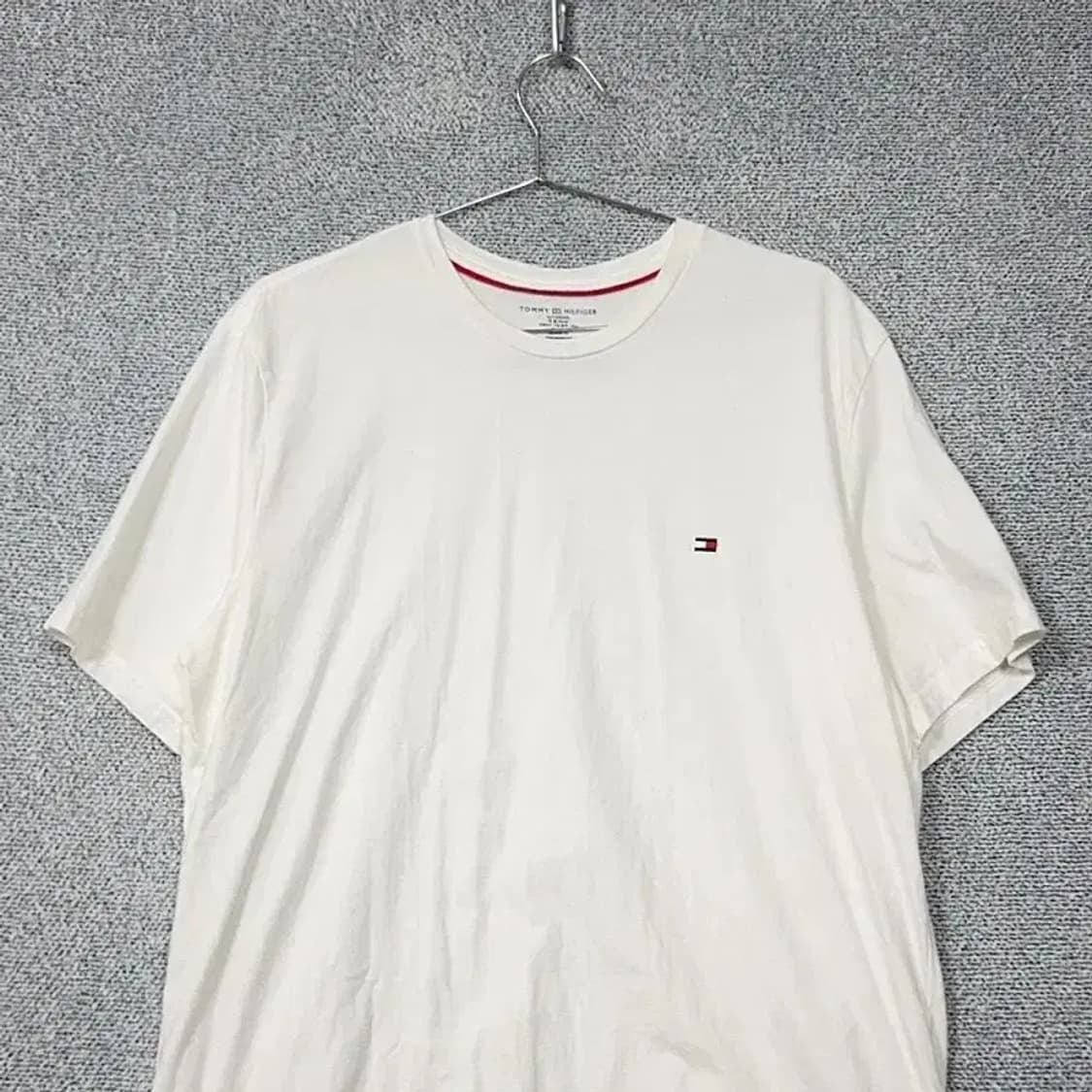 타미힐피거 화이트 로고 반팔 티 XL 상품이미지3