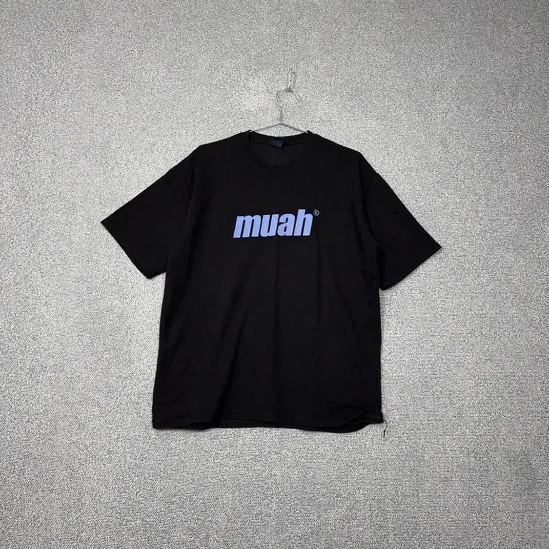 무아무아 스펠 프린팅 블랙 반팔 티 F 상품이미지1