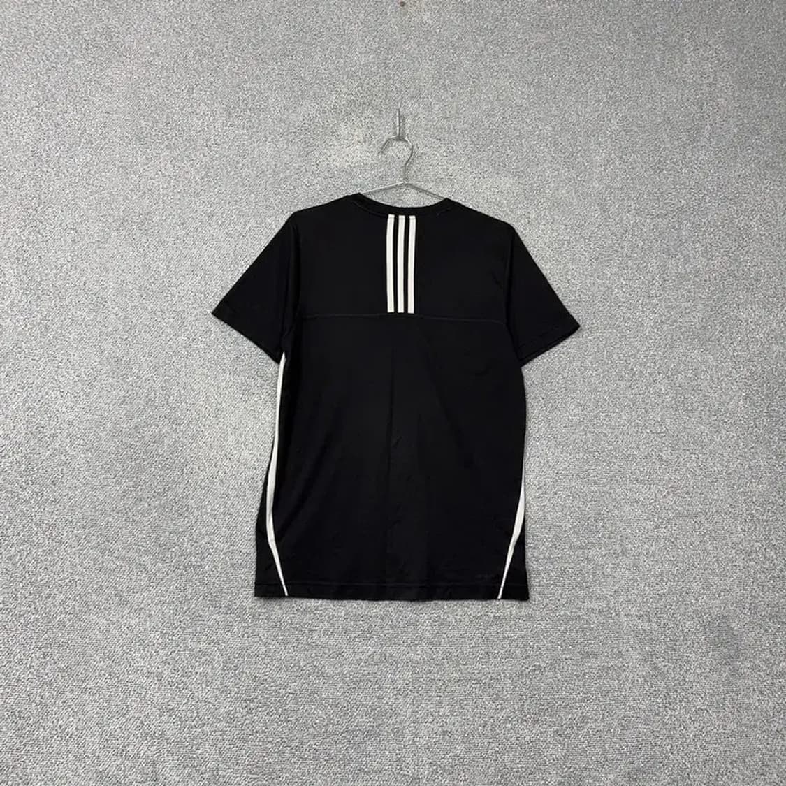 아디다스 삼각로고 기능성 블랙 반팔 티 095 상품이미지2