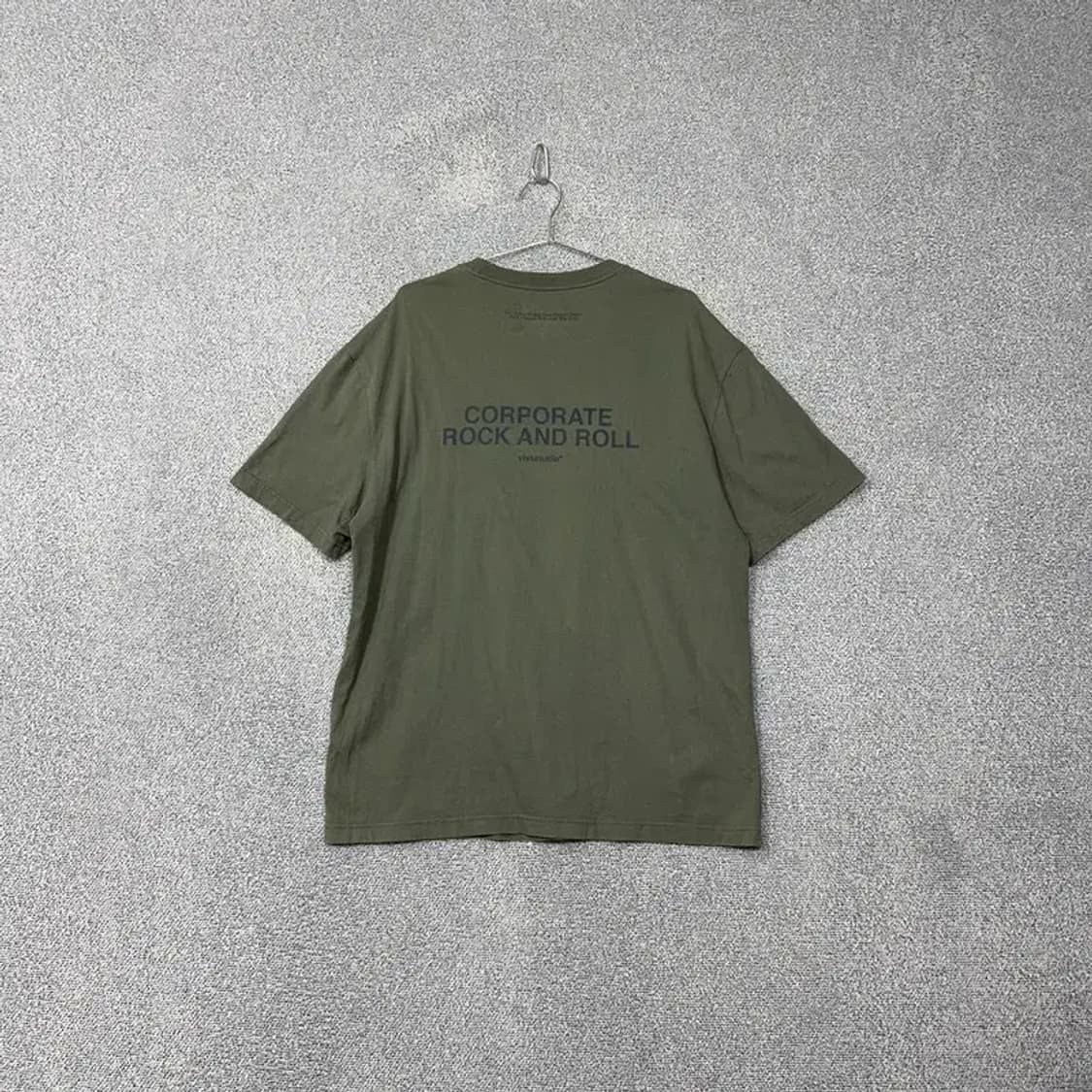 비바스튜디오 카키 박스핏 로고 프린팅 반팔 티 L 상품이미지2