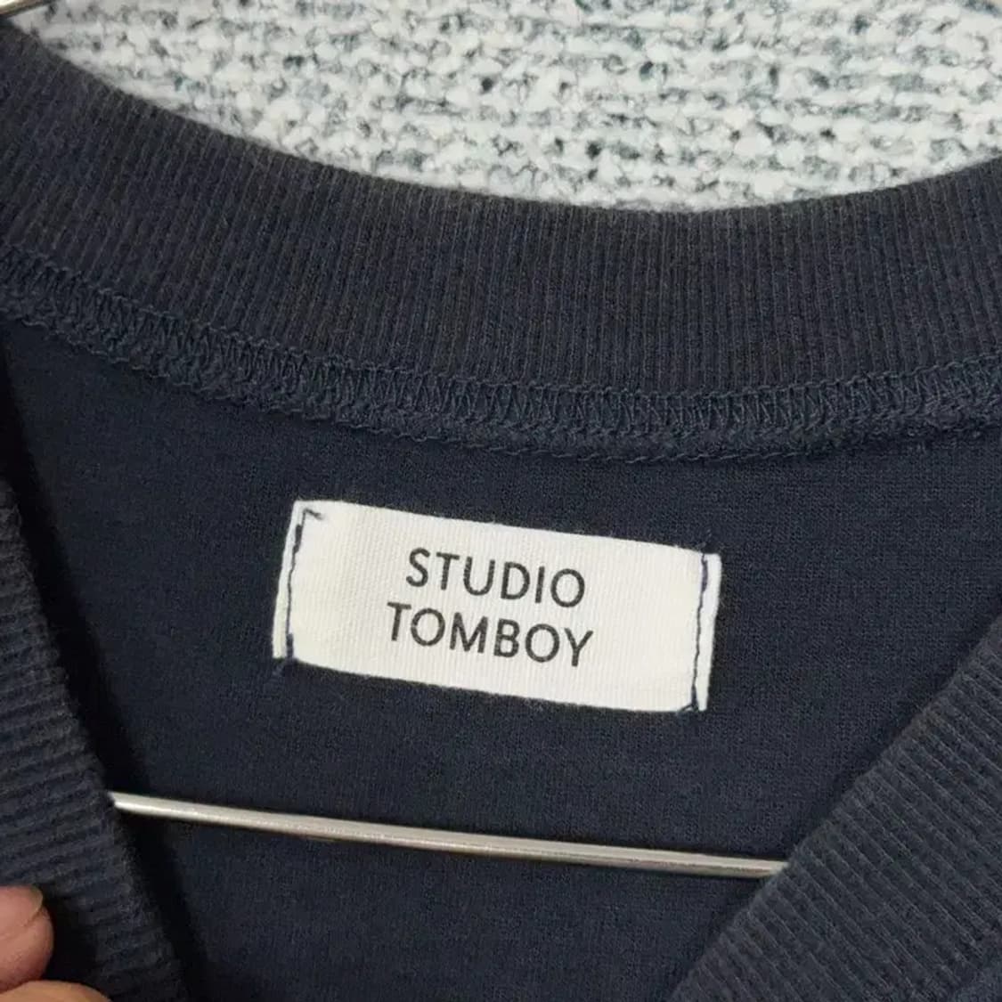 스튜디오 톰보이 프린팅 네이비 오버핏 반팔 티 F 상품이미지5