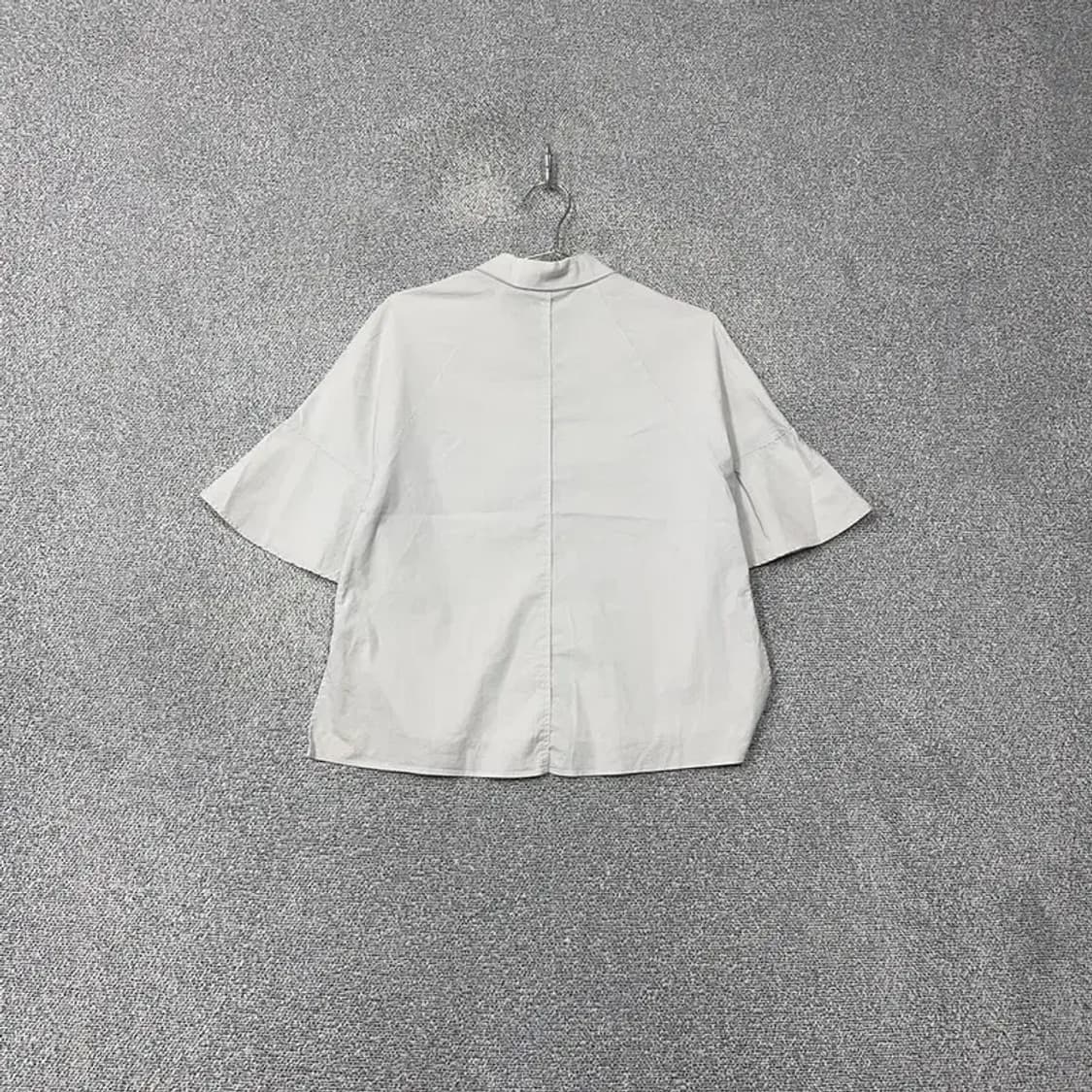 잇미샤 라이트 그레이 오버핏 반팔 블라우스 82-88-160 상품이미지2