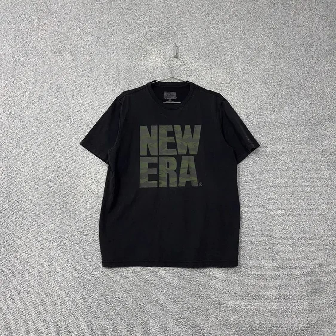 뉴에라 프린팅 블랙 반팔 티 2XL 상품이미지1