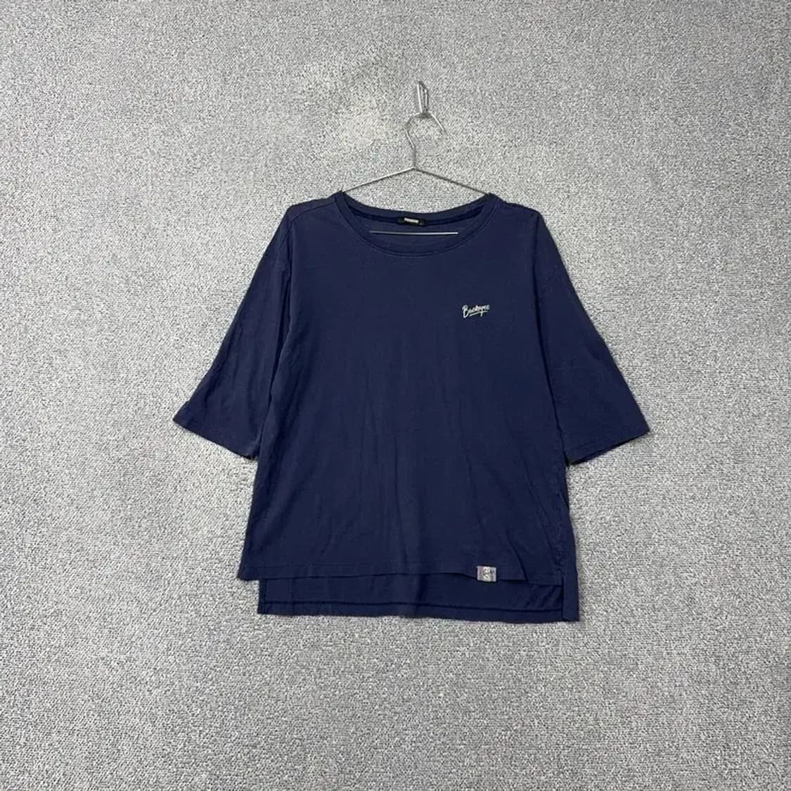 버커루 네이비 로고 절개 루즈핏 여성 반팔 티 F 상품이미지1