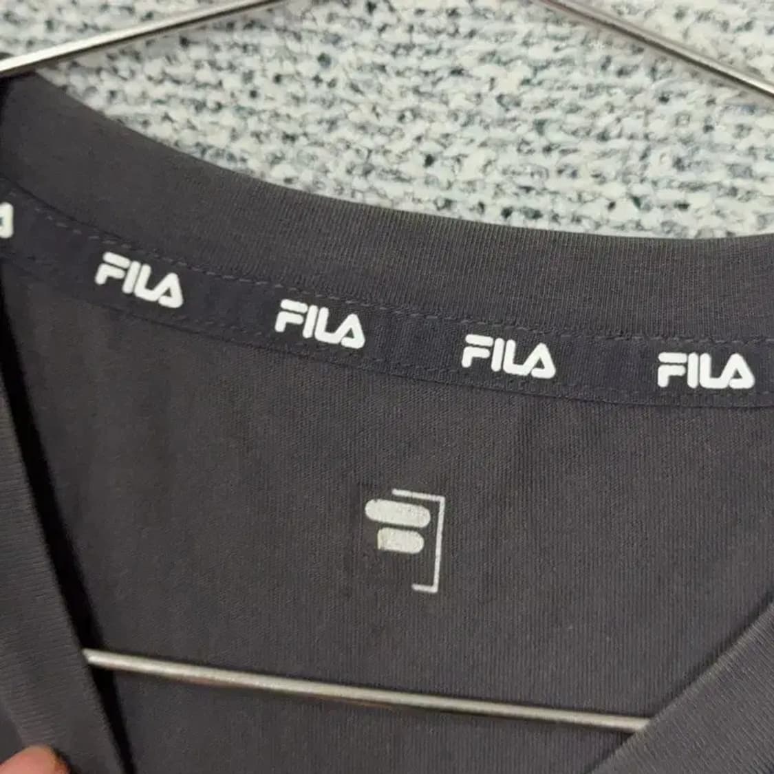 휠라 블랙 로고 캐주얼 반팔 티 100 상품이미지3